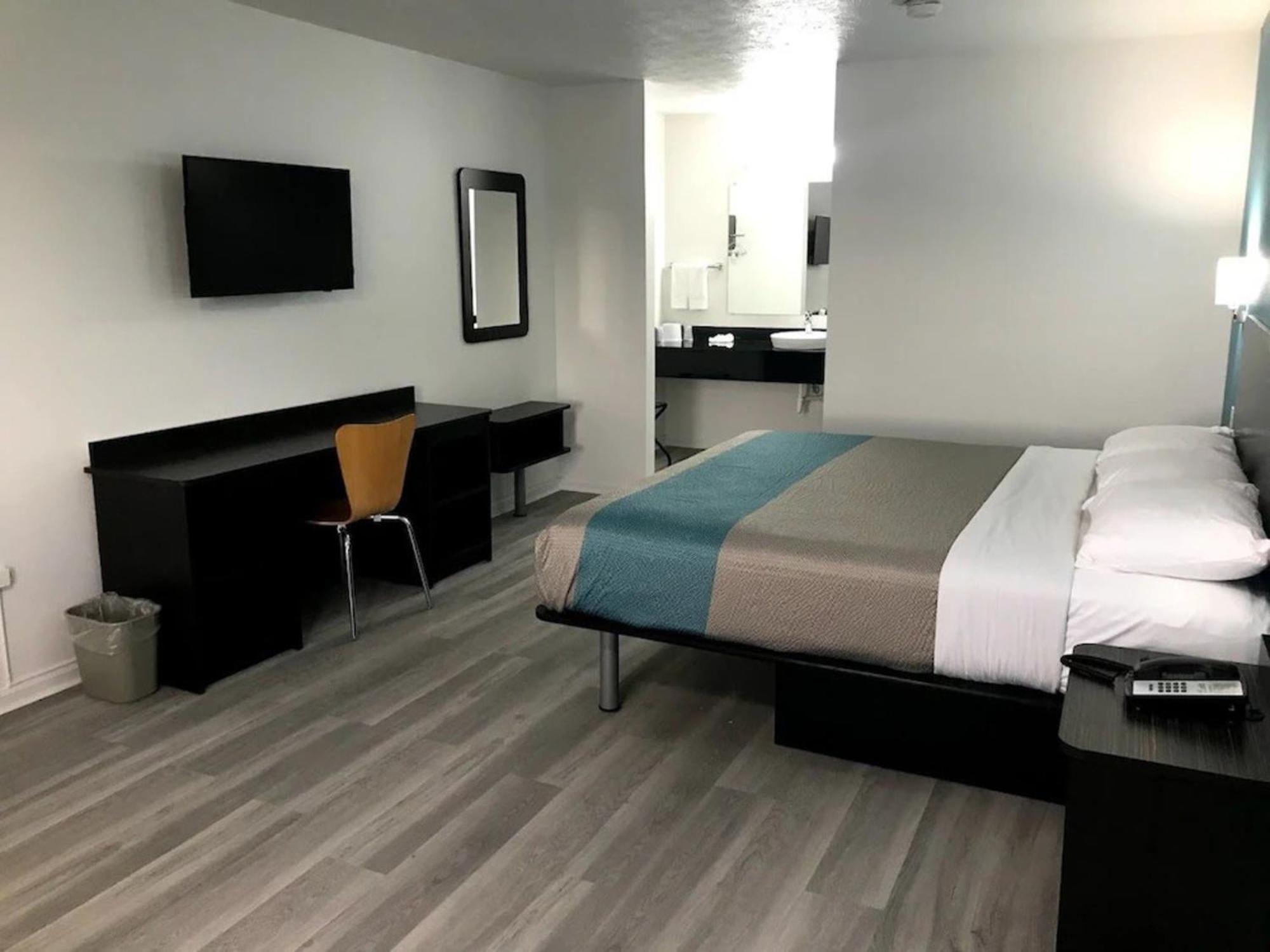 Motel 6-Metropolis, Il 外观 照片
