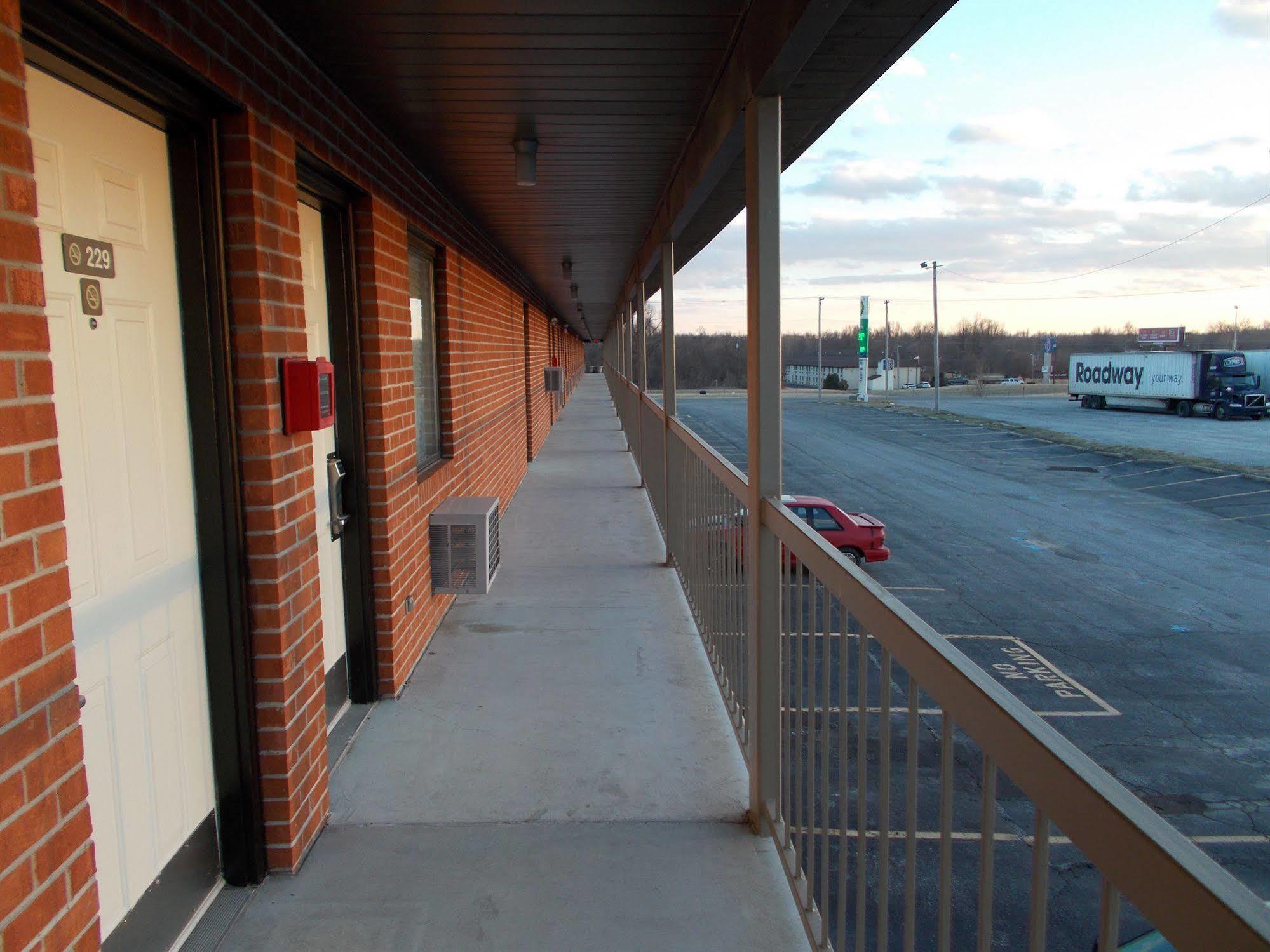 Motel 6-Metropolis, Il 外观 照片